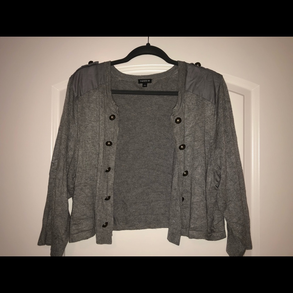 Cropped Grey Torrid Cardigan